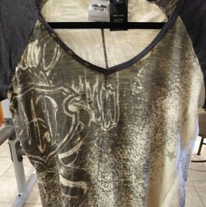 Short sleeve Harley v-neck t-shirt size M